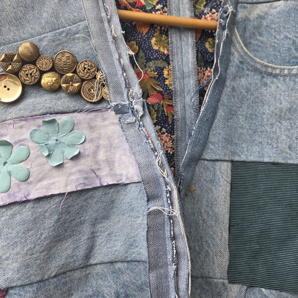 SANTANA Denim Patchwork Vest with Fringe and Floral Accents - Picture 4 of 5